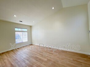 68450 Pasada Rd in Cathedral City, CA - Foto de edificio - Building Photo