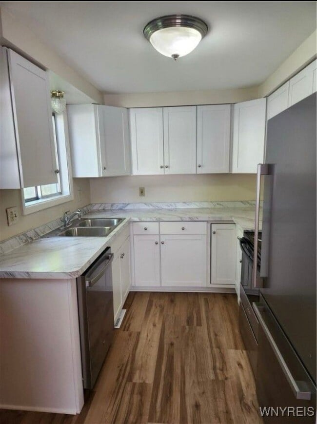 78 W Summerset Ln in Buffalo, NY - Building Photo - Building Photo