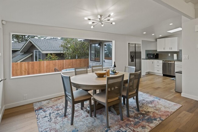 949 Syida Dr in Pacific Grove, CA - Building Photo - Building Photo