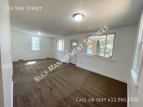 214 Vine St in Munhall, PA - Building Photo - Building Photo