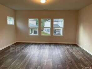 137 Wilbur Lake Dr in Fuquay Varina, NC - Building Photo - Building Photo