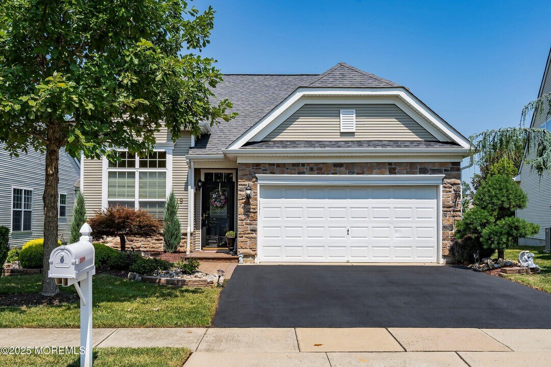 19 Criollo Rd in Englishtown, NJ - Building Photo