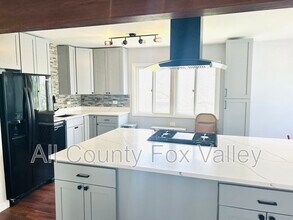 1670 Chippendale Rd in Hoffman Estates, IL - Building Photo - Building Photo