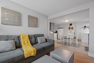 526 Hevey St in Manchester, NH - Building Photo - Building Photo