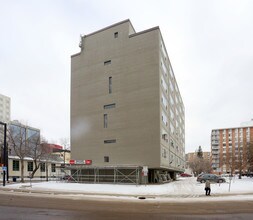 Townehouse Apartments in Edmonton, AB - Building Photo - Building Photo