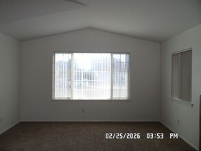 17610 Caprice Way in Victorville, CA - Building Photo - Building Photo