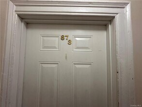 87 Broadway, Unit 3 in Newburgh, NY - Building Photo - Building Photo