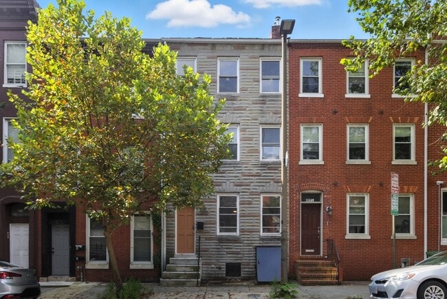 property at 877 W Lombard St