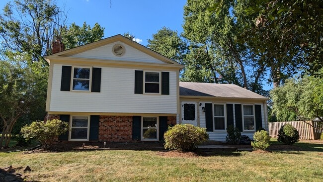 property at 12618 Pinecrest Rd