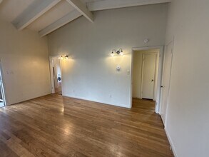 1009 Hampton St NW in Atlanta, GA - Foto de edificio - Building Photo