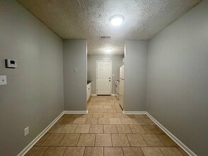 11 Susan Cv, Unit L in Jackson, TN - Foto de edificio - Building Photo