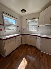 254 N Canyon Blvd in Monrovia, CA - Foto de edificio - Building Photo