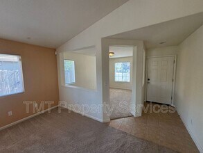 9084 Pebble Field Way in Sacramento, CA - Building Photo - Building Photo