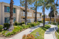 Bradbury Park Apartments in Duarte, CA - Foto de edificio - Building Photo