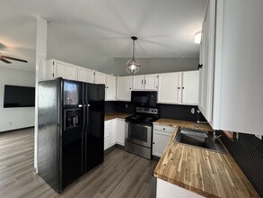 7624 Montarbor Dr in Colorado Springs, CO - Foto de edificio - Building Photo