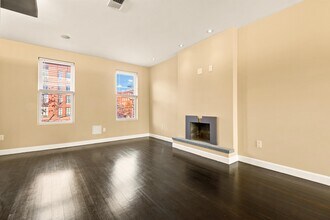 526 Manila Ave in Jersey City, NJ - Building Photo - Building Photo