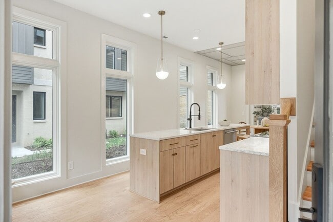 1721 6th Ave N in Nashville, TN - Building Photo - Building Photo