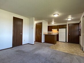 13716 E Mission Ave in Spokane Valley, WA - Building Photo - Building Photo