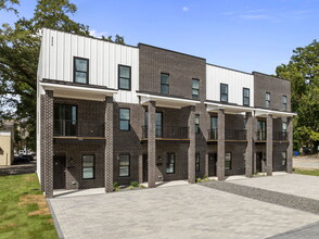 113 E 9th St, Unit 1 in Greenville, NC - Foto de edificio - Building Photo