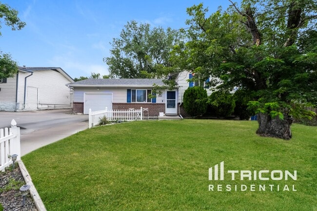 property at 7225 Metropolitan St