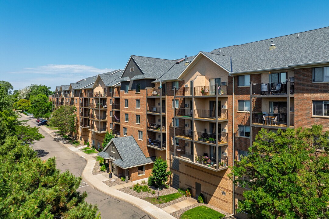 Arrive Inglewood Trails in St. Louis Park, MN - Building Photo