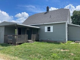 15510 College Ave in Georgetown, IL - Building Photo