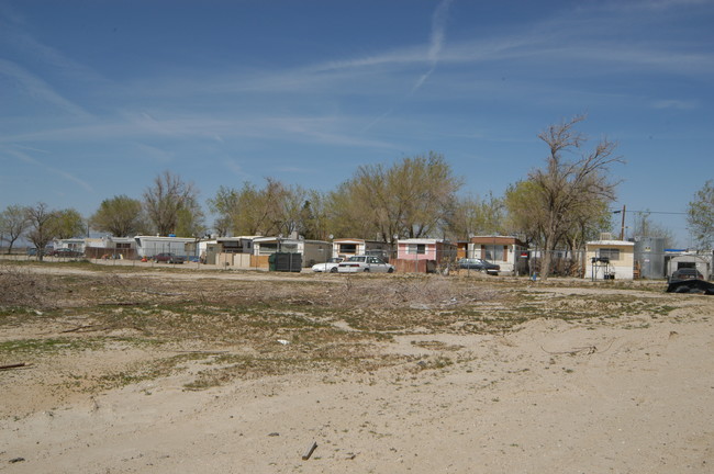 47455 N Division St in Lancaster, CA - Building Photo - Building Photo