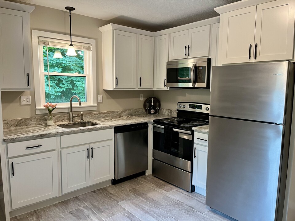 40 Pleasant St, Unit 40D in Vernon, CT - Foto de edificio