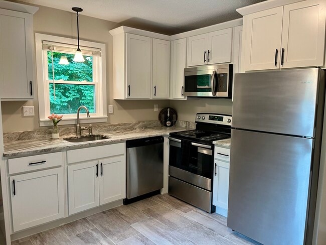 40 Pleasant St, Unit 40D