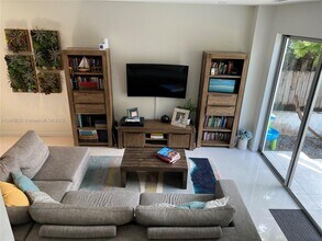 3071 Orange St in Miami, FL - Building Photo - Building Photo