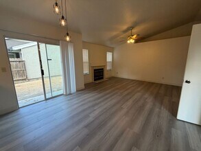 7837 Gadsby Ct in Elk Grove, CA - Building Photo - Building Photo