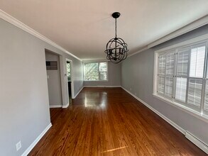 10324 Canterbury St in Westchester, IL - Building Photo - Building Photo