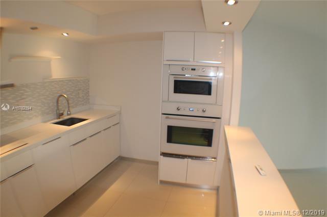 19370 Collins Ave, Unit 121 in Sunny Isles Beach, FL - Building Photo - Building Photo