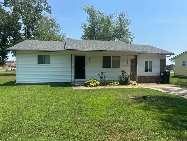 property at 1420 S Clark Ave