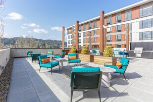 Axletree Apartments in Milwaukie, OR - Building Photo