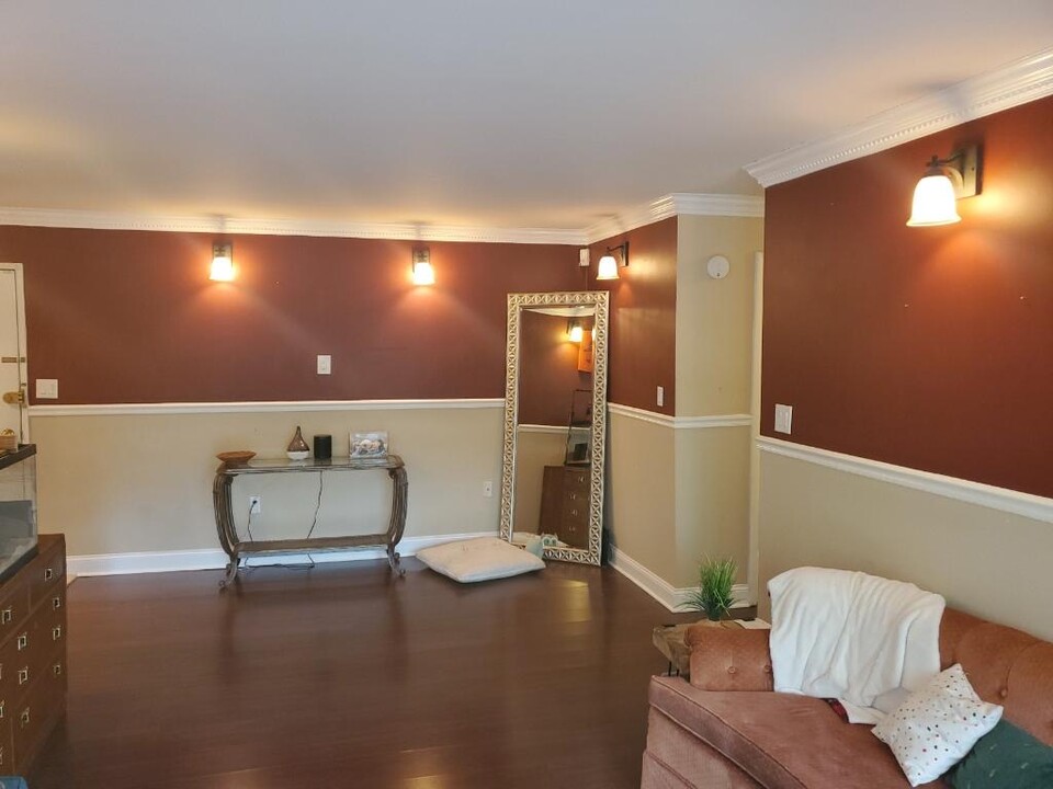 8830 Piney Branch Rd in Silver Spring, MD - Building Photo