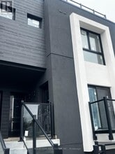 6638 McLeod Rd in Niagara Falls, ON - Building Photo - Building Photo