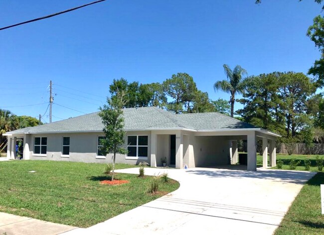 440 Dora Ave in Tavares, FL - Building Photo - Building Photo