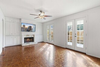 6631 Valleyside Rd in Austin, TX - Building Photo - Building Photo