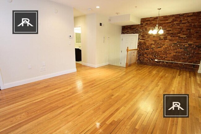 10 Homer St in Brookline, MA - Building Photo - Building Photo
