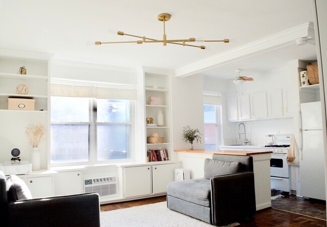 2130 N St NW in Washington, DC - Building Photo - Building Photo