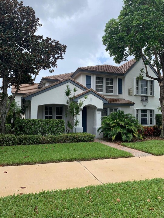 118 Evergrene Pkwy in Palm Beach Gardens, FL - Building Photo