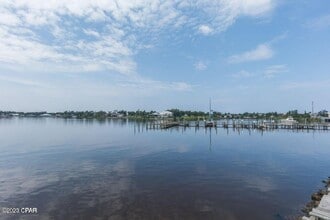 1320 E Hwy 98 in Panama City, FL - Foto de edificio - Building Photo