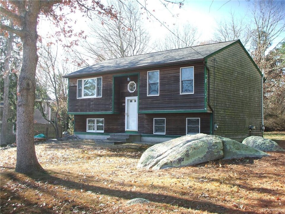 126 Alder Rd in Charlestown, RI - Building Photo