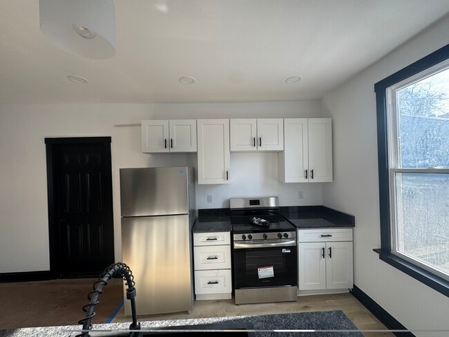 226 E 16th Ave in Homestead, PA - Foto de edificio - Building Photo