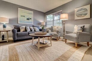 400 William Hilton Pkwy in Hilton Head Island, SC - Building Photo