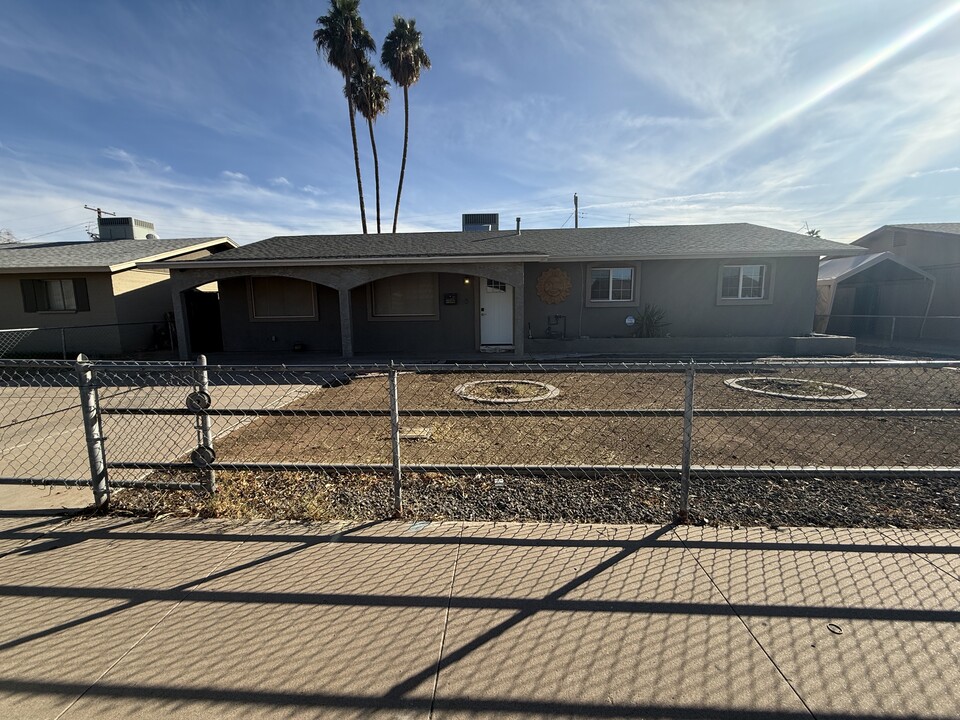 1321 W 7th Dr in Mesa, AZ - Building Photo