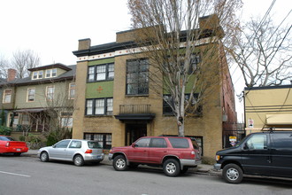 2125 NW Glisan St in Portland, OR - Building Photo - Building Photo