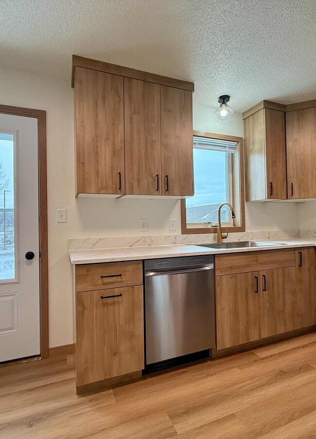 property at 1028 Castlewood Dr