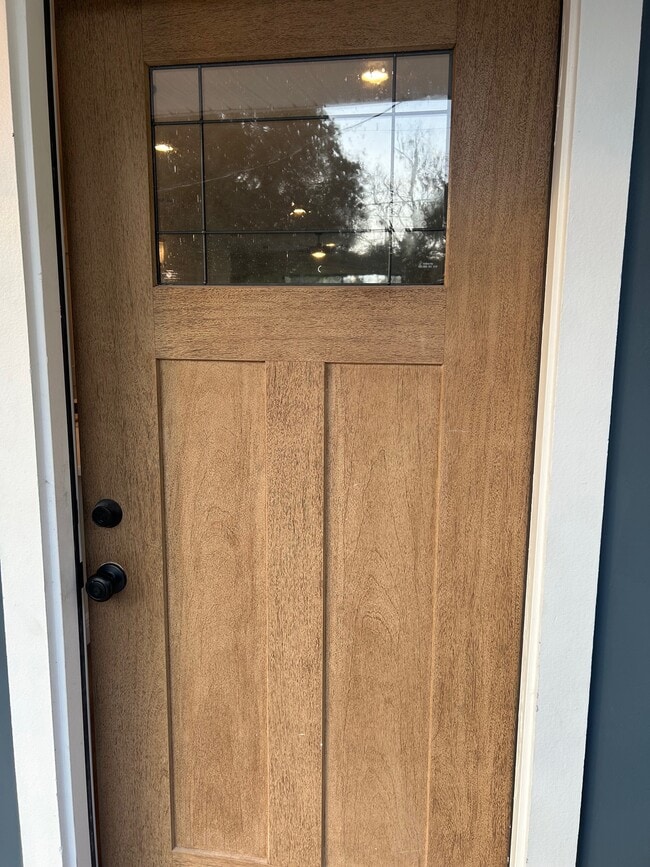 property at 206 W Fox St